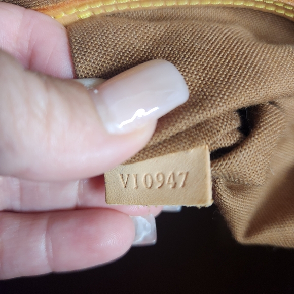 Loius Vuitton Alma Bag - Picture 13 of 16